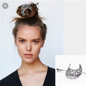 Free People Arabesque Bun Holder